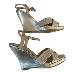 Lilly Pulitzer Gold Sandals Wedge Slingback Size 5.5 Metallic